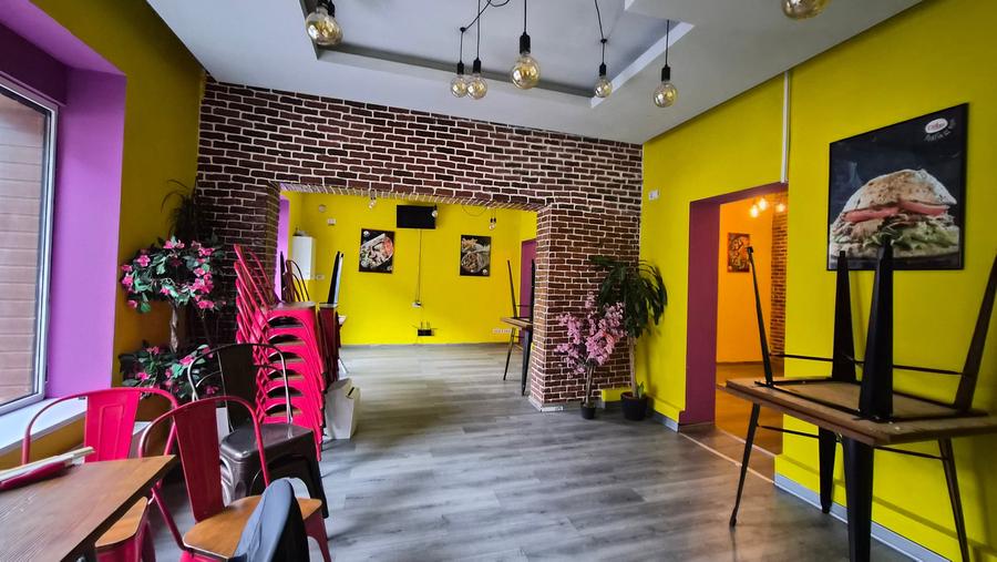 Imobil parter  - zona centrala -str Decebal colt cu Mircea cel Batran/84 mp - 4