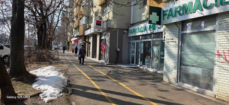 Spatiu stradal 129 mp, vitrina 7 ml 3.500 euro + TVA - 1