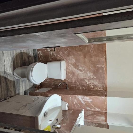 Decomandat 3camere ,2 bai Balcon mare,foarte calduris - 3