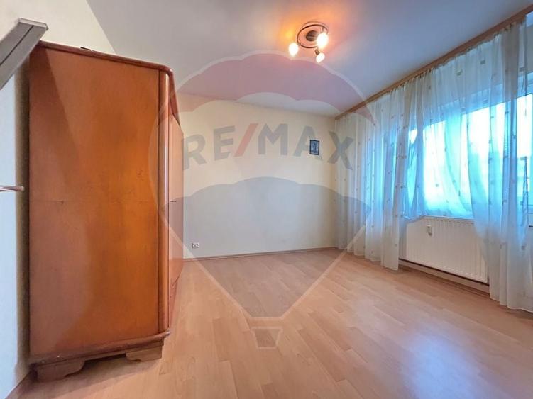 Apartament cu 3 camere de vânzare în zona Drumul Gazarului - 8