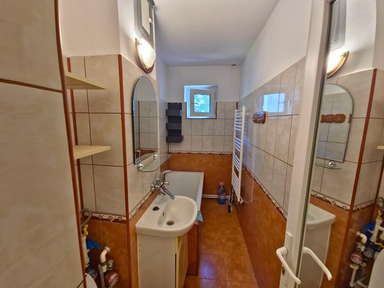 Groapă Inel II 3 Camere  Etaj 1  Semidecomandat  Centrală Gaz  Mobilat - 8