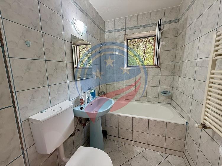 Apartament cu 3 camere decomandat în 1 Mai