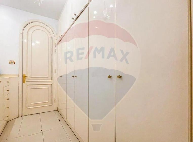 Spatiu deosebit | Destinatie mixta | Locuri parcare | 13 ... - 32