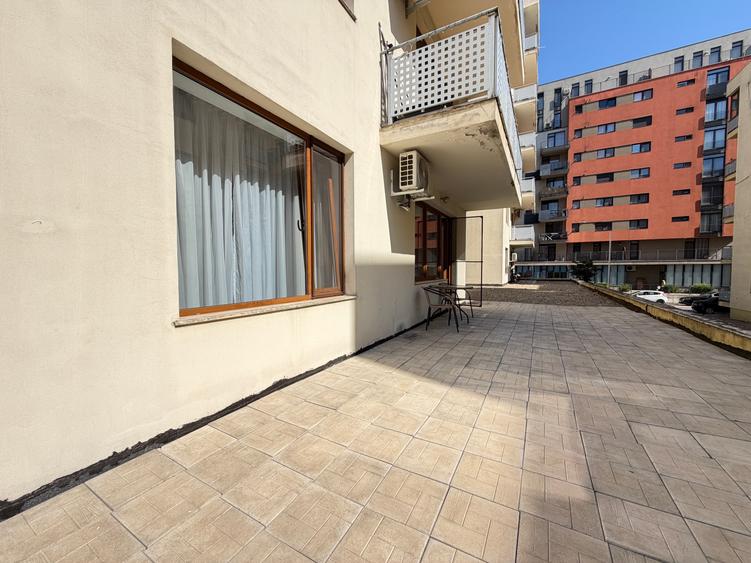 Apartament cu 2 camere decomandat în Torontalului