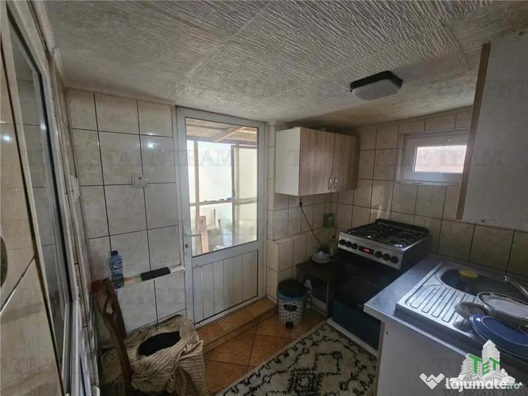 Casa individuala 3 camere, curte libera 225 mp, zona Piata R - 1