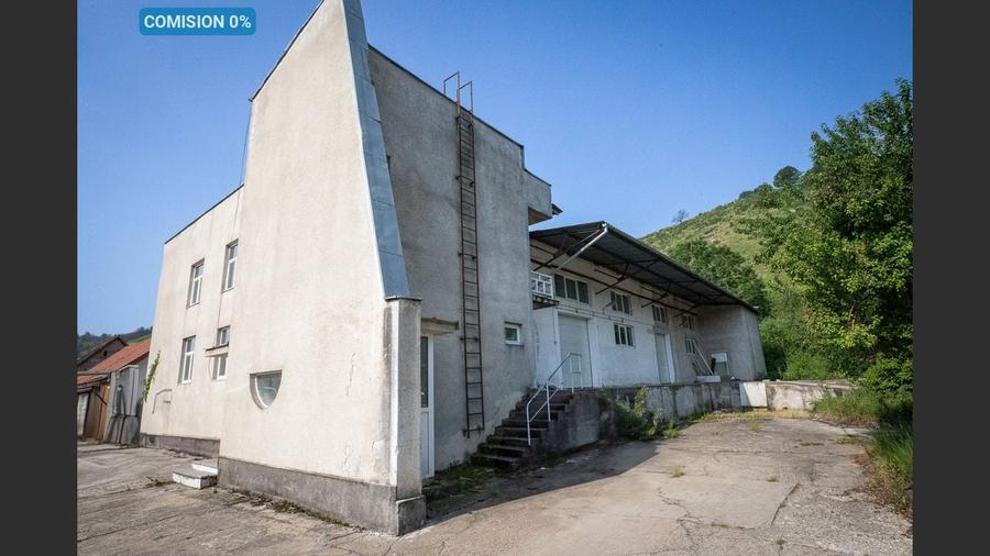 Spațiu industrial /hala /Spatiu administrativ in Resita,cartier Moniom - 1