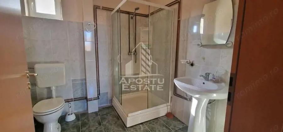 Casa individuala , centrala proprie , AC , curte , in oras - 14