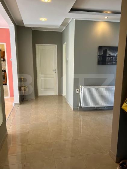 CASA MODERNA ZONA 7 NOIEMBRIE - 10