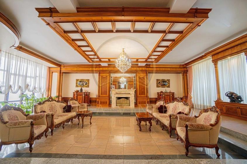 Ultracentral -Cladire impozanta  D+P+2E. - 2