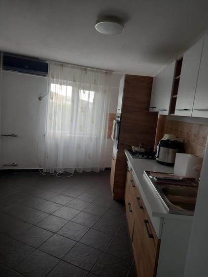 Inchiriez apartament - 1