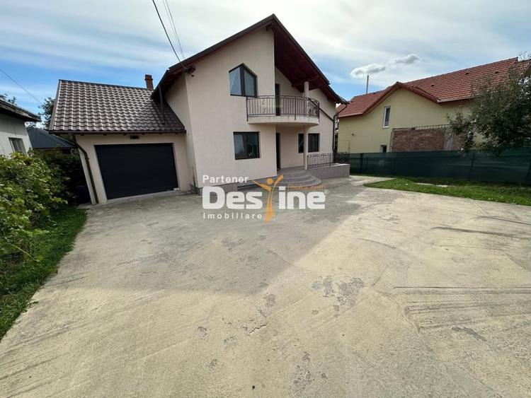 Pascani - Vila spatioasa 228 mp, teren 1000 mp, garaj, demisol si terase - 1