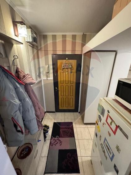 Apartament cu 3 camere de vânzare în zona Craiovita Noua - 3
