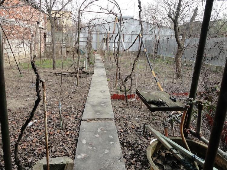 Casa solida din caramida in Parneava, teren 720 mp - 2