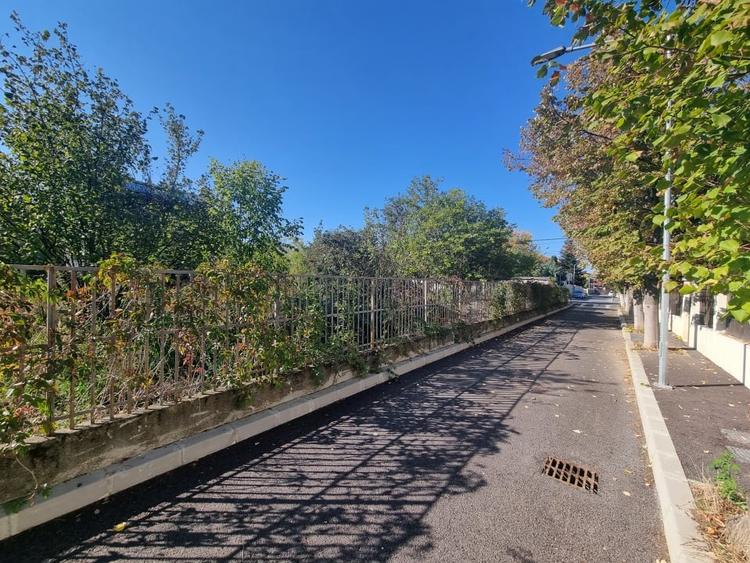 Teren 5500mp  Petrom City / Strada Nuferilor - 1