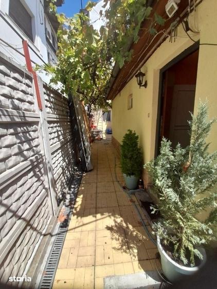 Casă cu 4 camere cu Teren 30 Mp în Grivița
