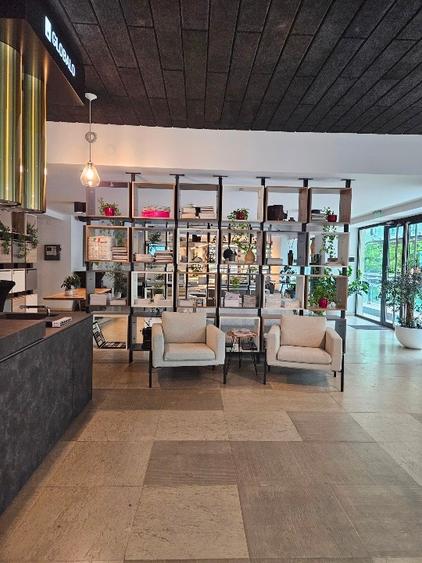 Spațiu deosebit, parter în clădire de birouri - 8