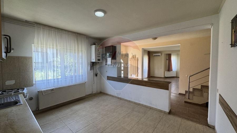 CASA DE VANZARA BAIA MARE ZONA LINISTITA