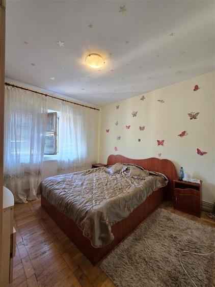 Apartament cu 2 camere decomandat în Nicolina