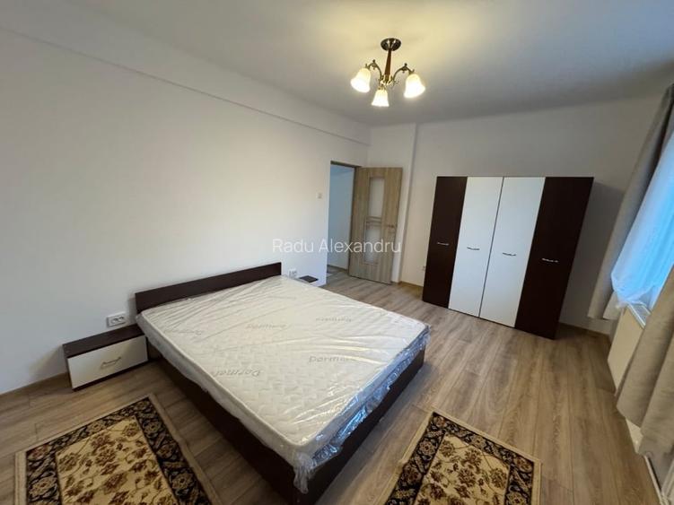 Ofer spre inchiriere apartament 2 camere, ultracentral,complet renovat ai utilat