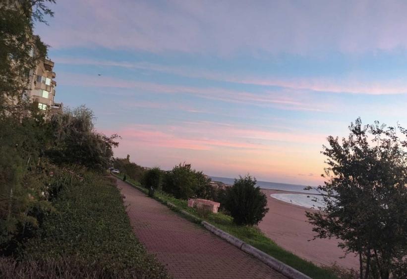 3 decomandate - primul rand la MARE - 2