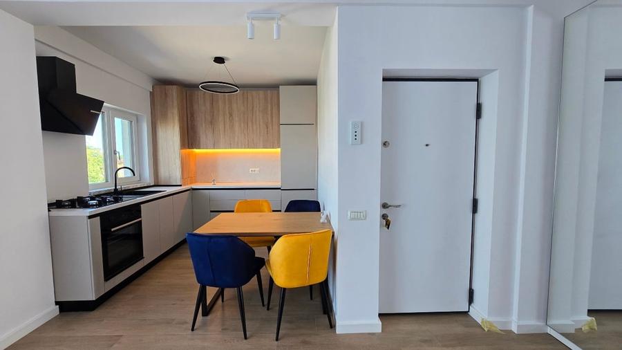 Inchiriez apartament 2 camere, zona Kamsas, et 3/3 cu loc parcare - 1