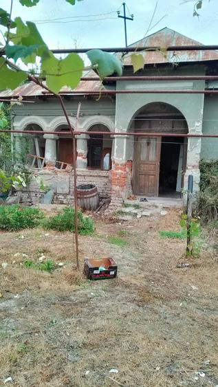 Casa batraneasca + teren - 2