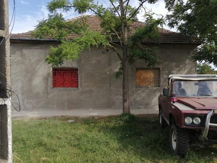 Casă cu Teren 1701 Mp în Central