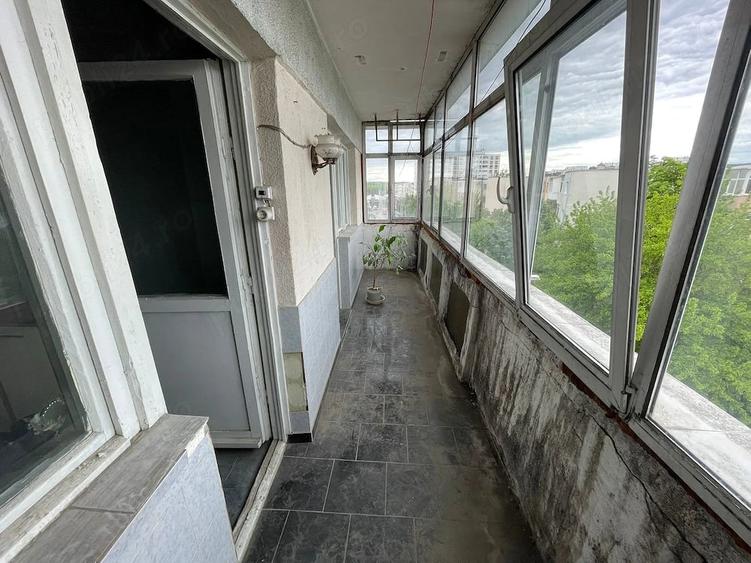 Apartament cu 3 camere decomandat în Găvana