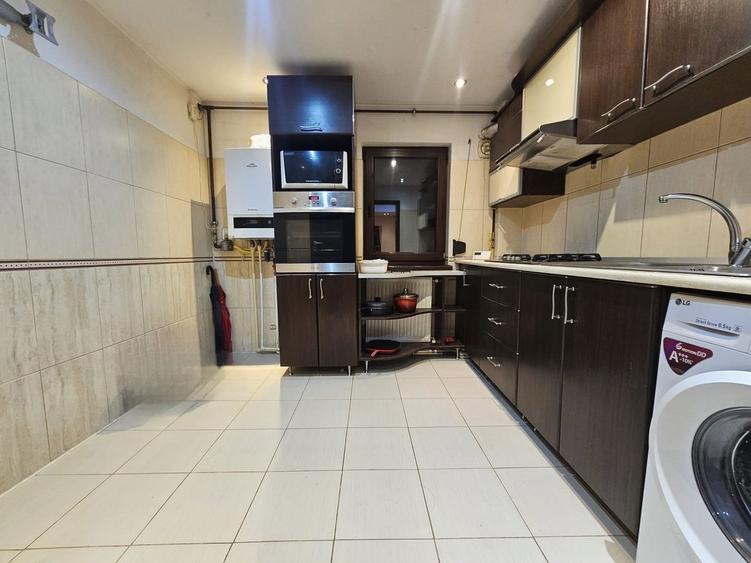 Apartament 4 camere de vânzare – Zonă Inel 1, Constanța - 1