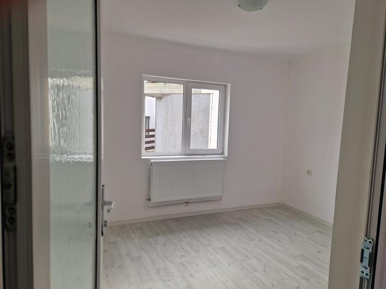 Agenție imobiliară vindem casa la sol în Năvodari - 3