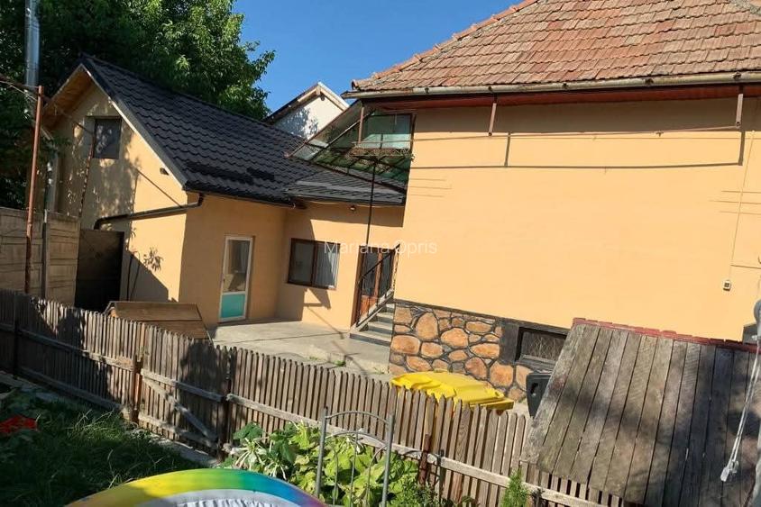 Casa cu 5 camere suprafata utila 120mp de vanzare in Rasinari