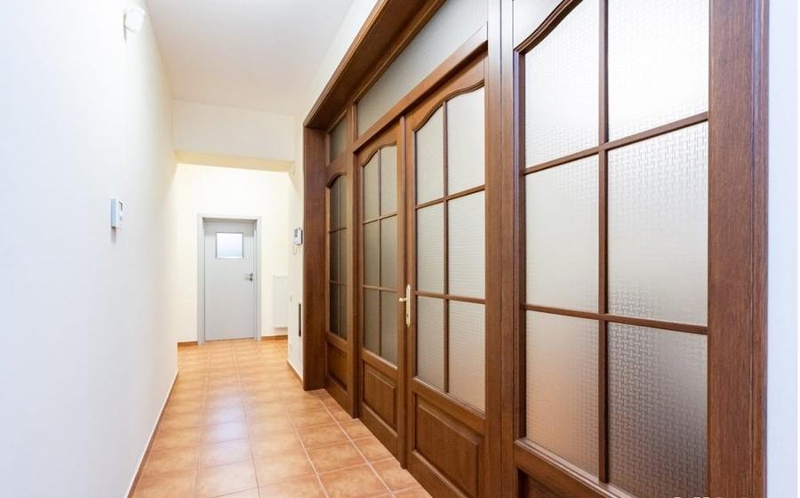 Vila in Damaroaia,aproape de lac,5 dormitoarere cu baie proprie,1000mp teren - 9