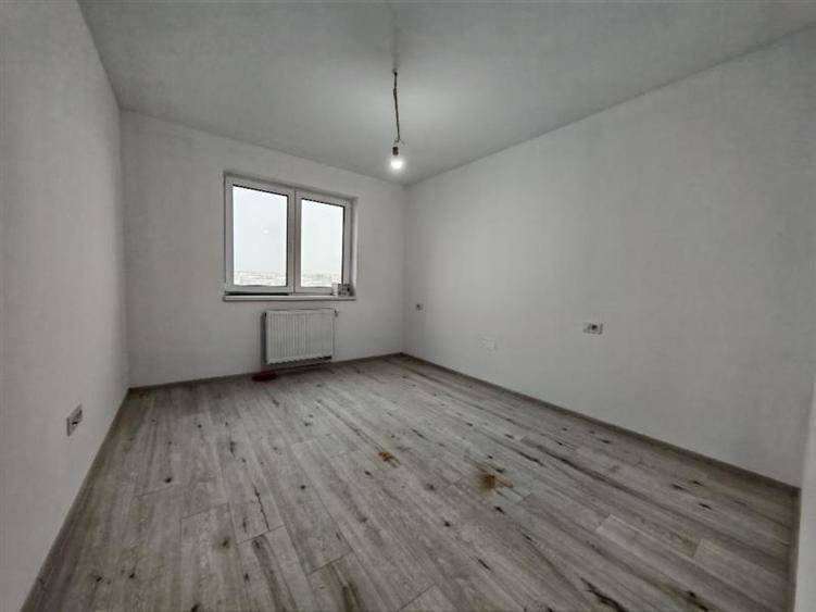 Inchiriem Apartament 3 Camere, Partial Mobilat, Decomandat, Tractorul - 15