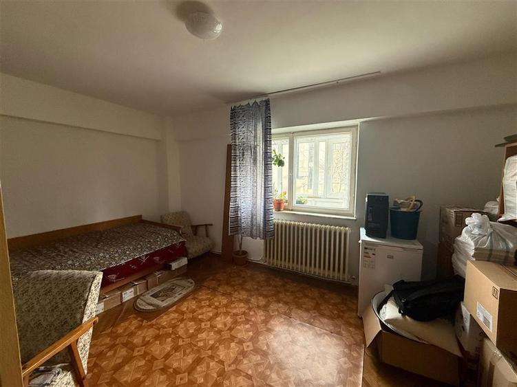 Apartament cu 2 camere decomandat, etajul 1 - Centru - Palas Mall. - 4