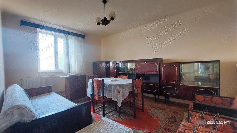 Chirie pe termen lung, apartament doua camere Hunedoara, cartier OM, zona Casa Vanatorilor.