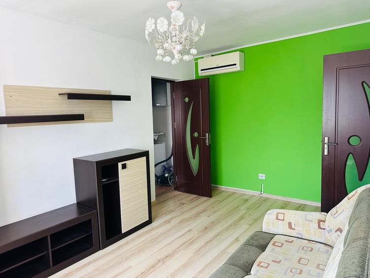 3 camere Semimobilat/Semiutilat zona CEC Bank sud - 1