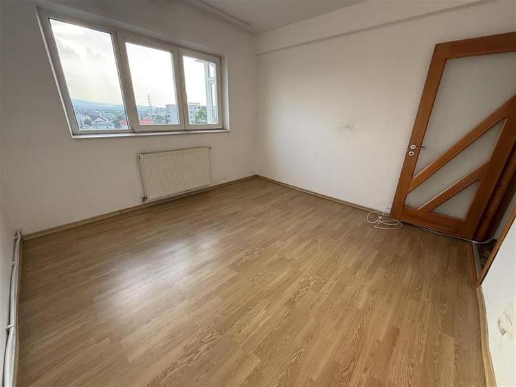 22 Decembrie - 2 camere decomandat - 8