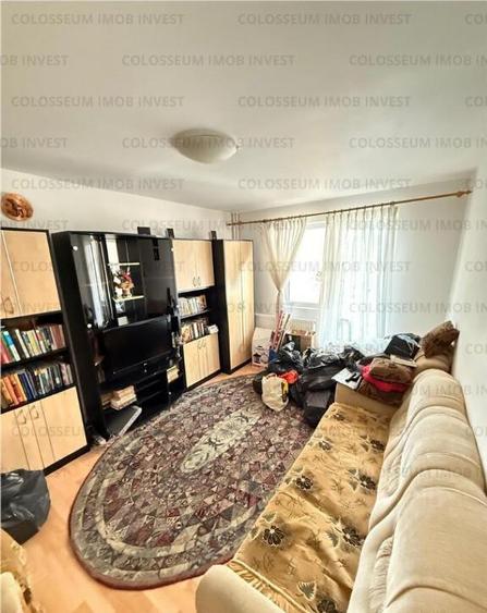 Apartament cu 3 camere, decomandat - zona Astra. - 1