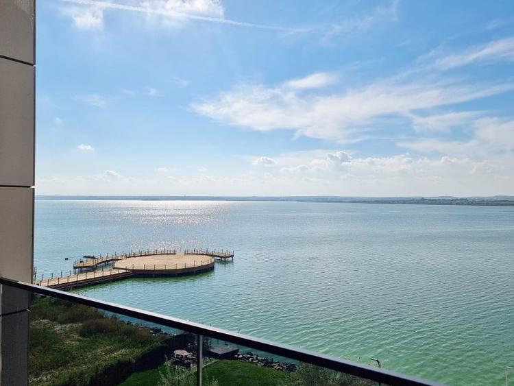 Apartament cu vedere frontala catre lac in pozitie privilegiata - 1