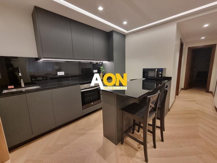 Apartament cu 3 camere decomandat, mobilat în Central