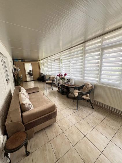 Vand apartament renovat,cu balcon urias pe toata lungimea locuintei - 3