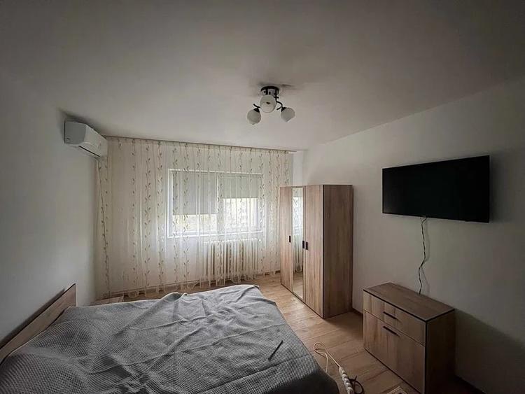 1 Camera Decomandat 35mp mobilat zona Nicolina 1 - 1