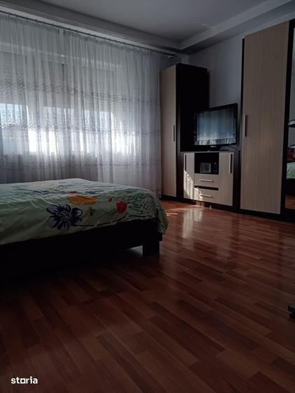 Casa spatioasa cu etaj si teren generos, zona urbana - 2