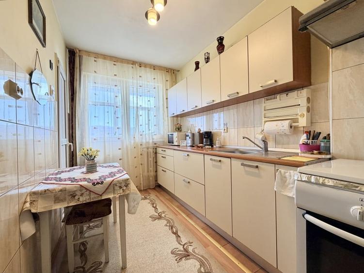 Vanzare Apartament 2 camere decomandate, Gheorgheni, zona Hotel Royal - 1