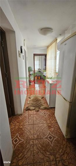 CASA DE VANZARE CU GARAJ,ZONA BOLD - 4