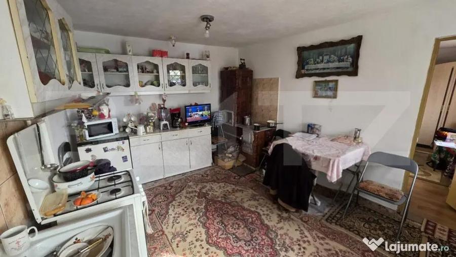 Casa de vanzare, cu 4 camere, 120 mp, teren de 700 mp, zona - 11