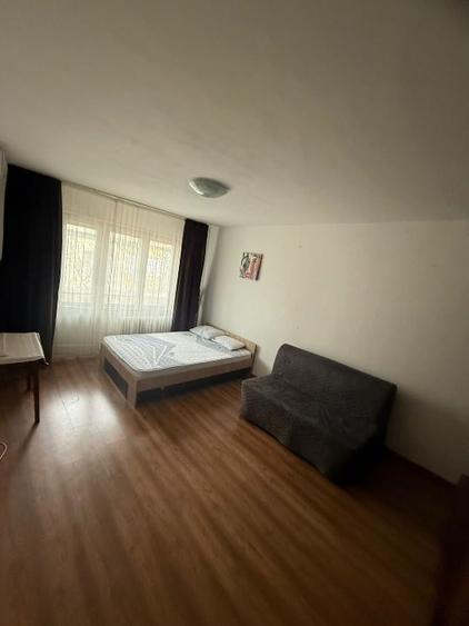 Inchiriez garsoniera mare decomandata Dristor - 1