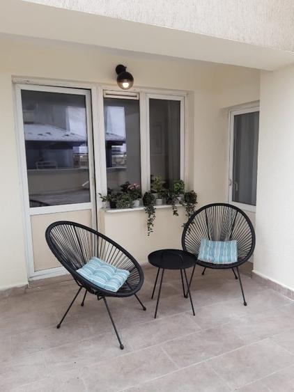 Închiriez apartament spatios renovat 3 camere, 150 mp, terasa de vara imensa - 16