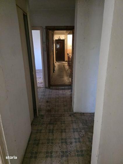 Vand Apartament cu 2 Camere Decomandat la Et 2 Zona Centrala Peco Mol - 3