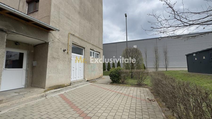 Spațiu comercial, de 145.55000305176 mp, în Central